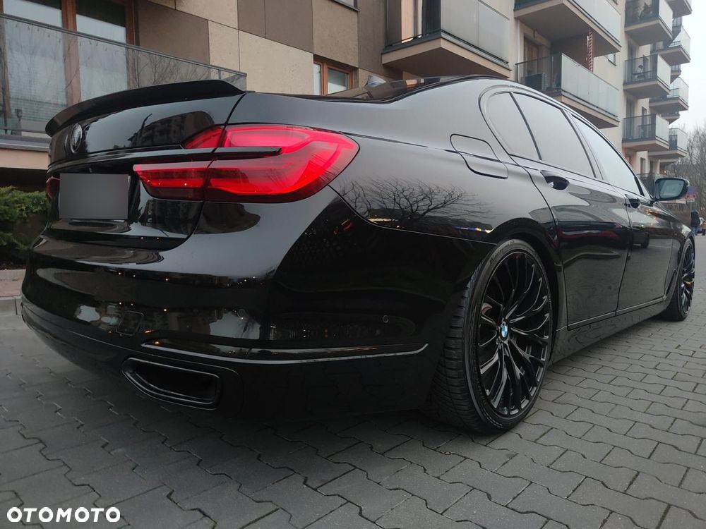 BMW 7 Series 2016 photo 2
