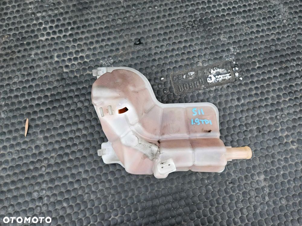 Zbiorniczek 8E0121403 8E0121321 Zbiornik Wyrównawczy Płynu Chłodzacego Korek Czujnik AUDI A4 B6 B7 A6 - 10