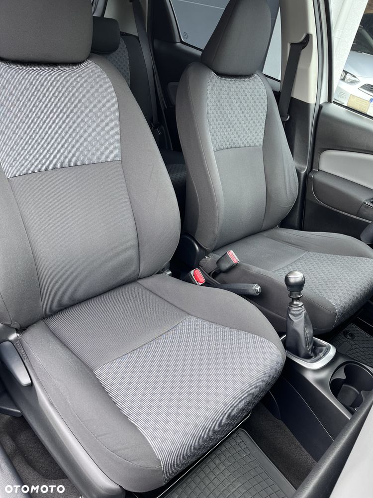 Toyota Yaris 1.33 Prestige - 11