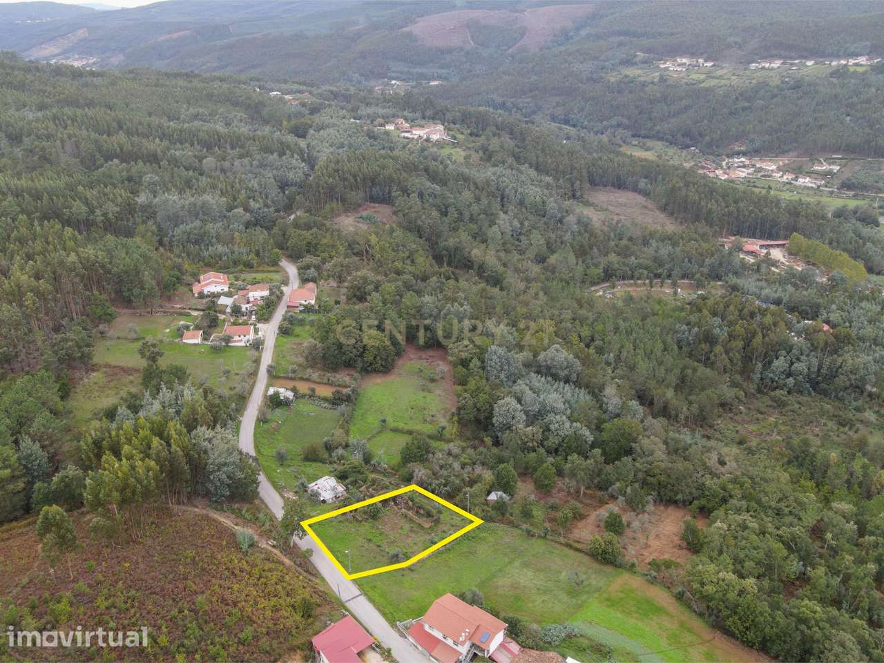 Terreno urbano com projeto aprovado situado em Peão, Góis. - Grande imagem: 2/17