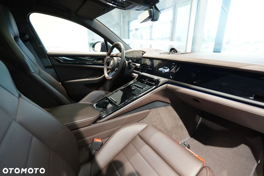 Porsche Panamera ver-4-e--hybrid-phev - 12