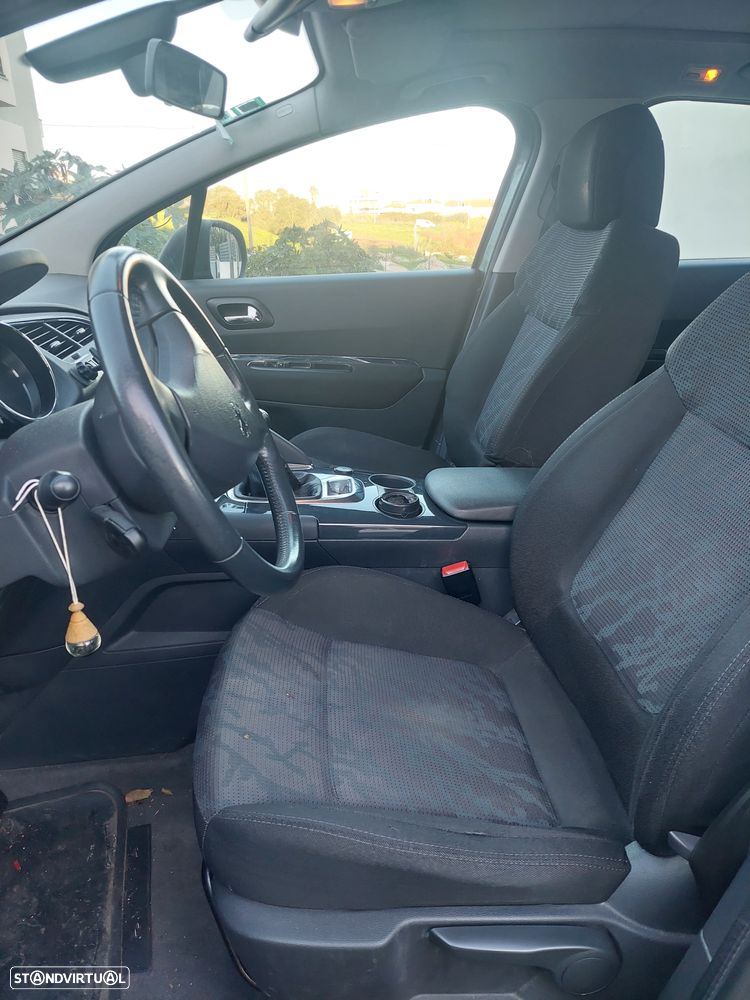 Peugeot 3008 1.6 HDi Executive - 8