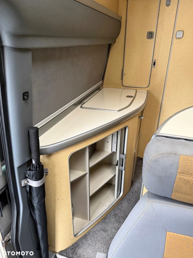 Mercedes-Benz Sprinter - 10