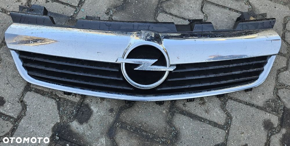grill / Opel Zafira B - 2