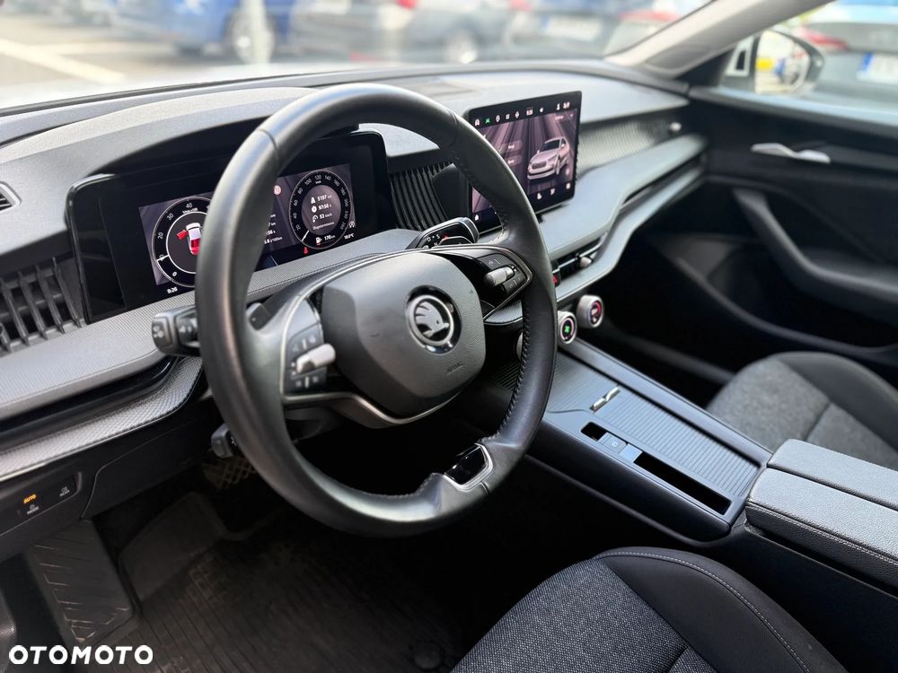 Skoda Superb 2.0 TDI SCR Essence DSG - 24