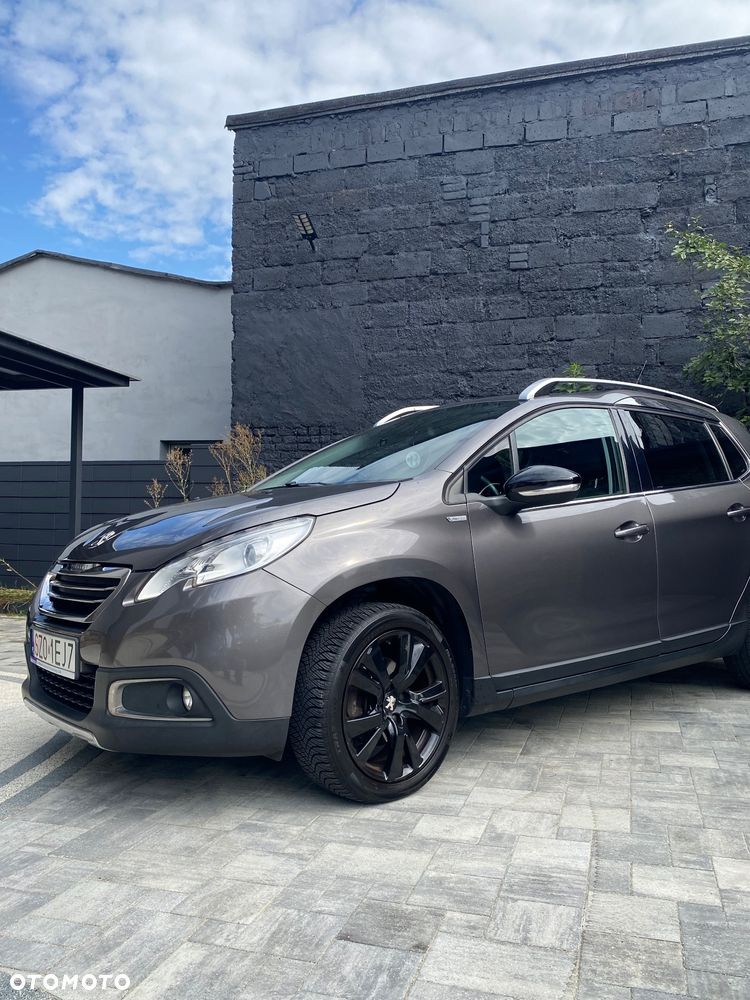 Peugeot 2008 1.2 Pure Tech Allure S&S - 8