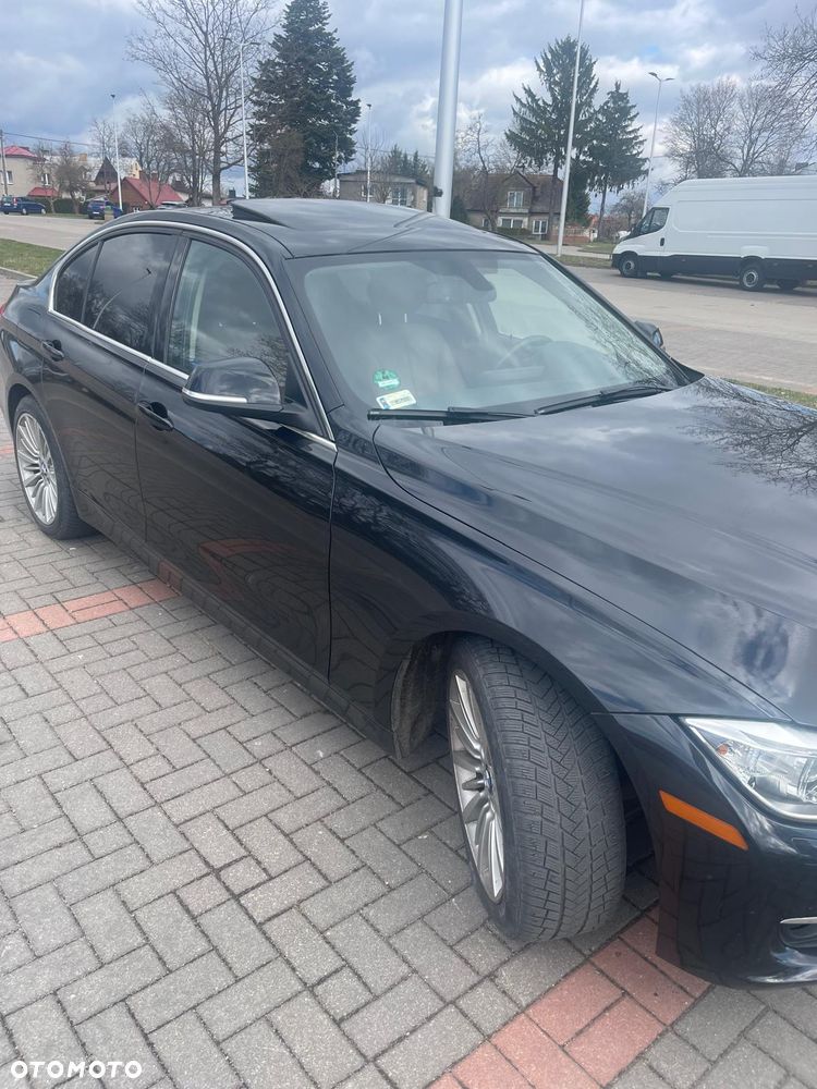 BMW Seria 3 328i Luxury Line - 12