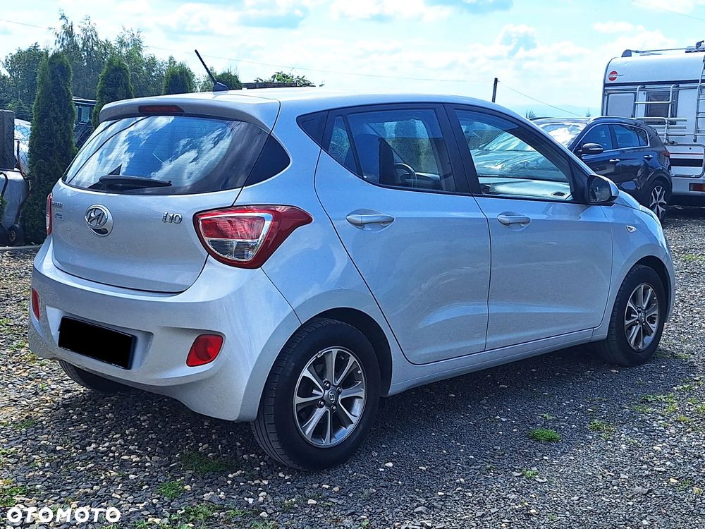 Hyundai i10 1.0 Fifa World Cup Edition - 3