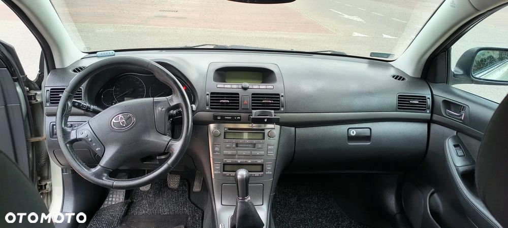 Toyota Avensis 1.8 VVT-i Sol - 11