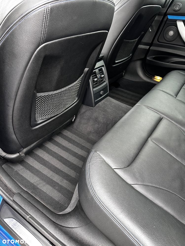 BMW 3GT 330i xDrive M Sport - 14