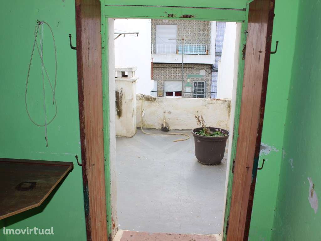 Moradia tradicional T2 para recuperar no Centro de Tavira, Algarve - Grande imagem: 2/20