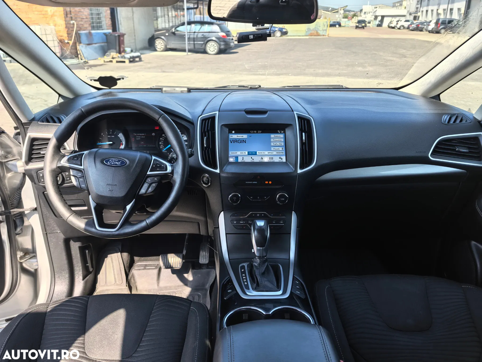 Ford S-Max - 13