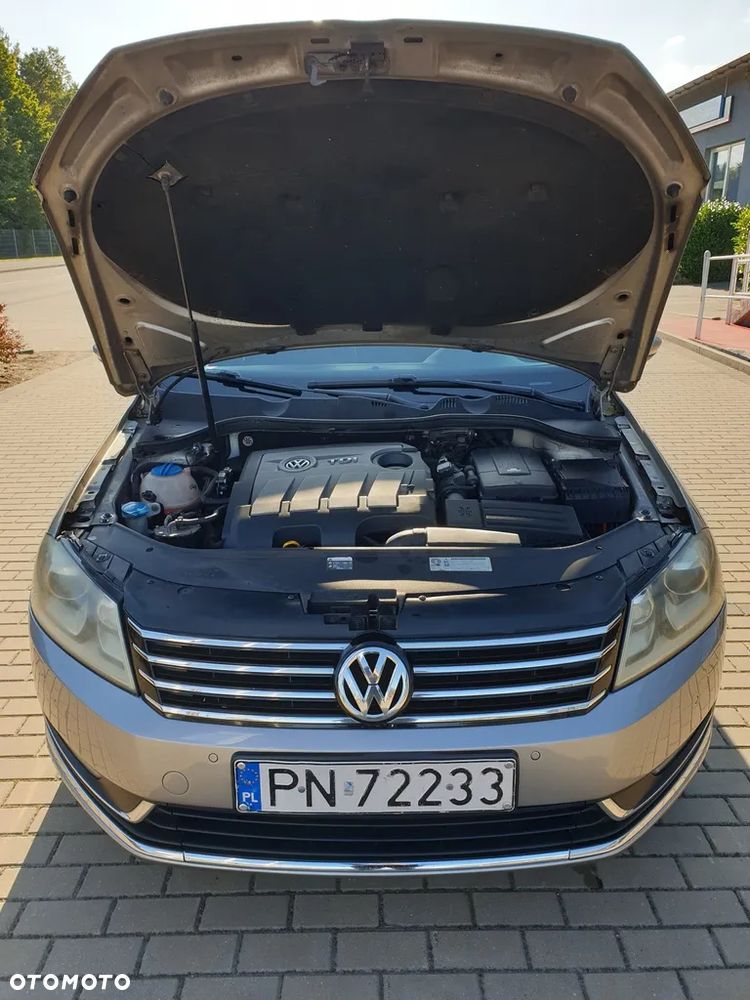 Volkswagen Passat - 13