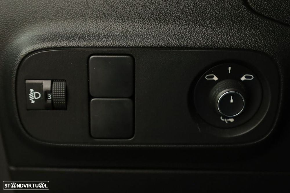 Citroën C3 1.2 PureTech Shine - 19