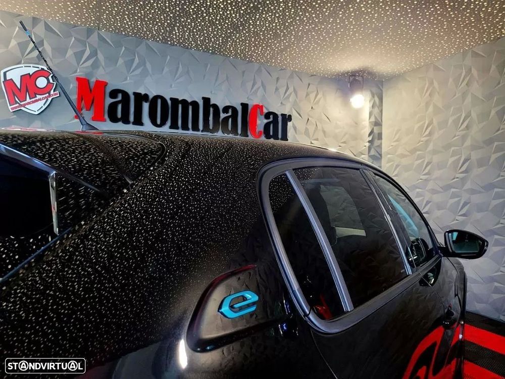 Peugeot e-208 Allure - 5