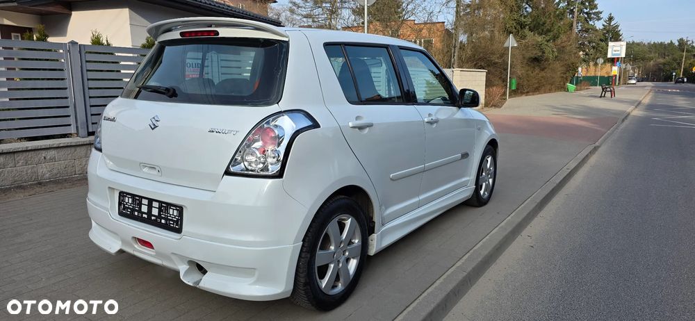 Suzuki Swift 1.3 Black and White - 14