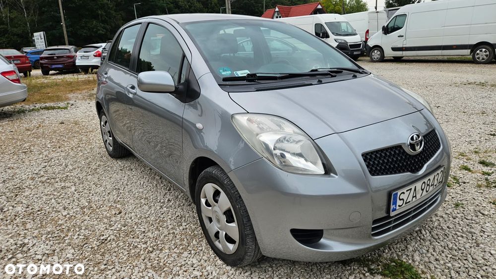 Toyota Yaris 1.3 VVT-i Cool - 4
