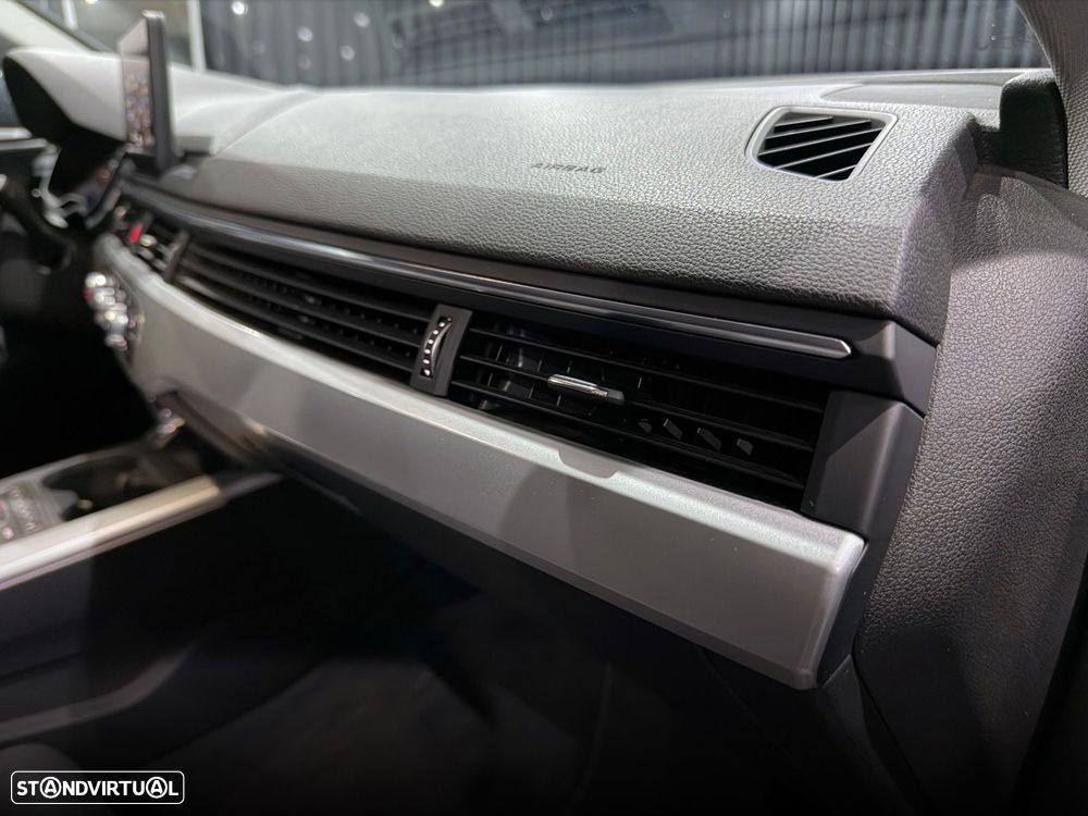 Audi A4 Avant 2.0 TDI ultra S tronic sport - 32