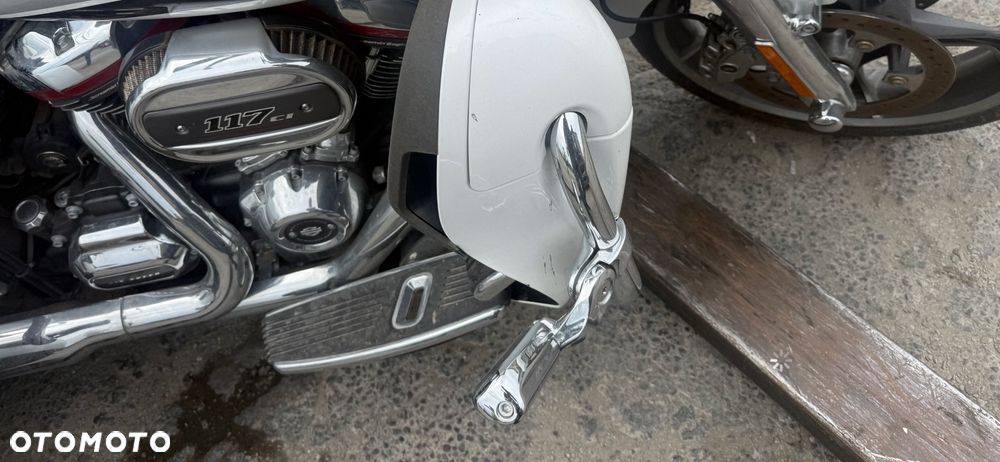Harley-Davidson Street Glide Trike - 7
