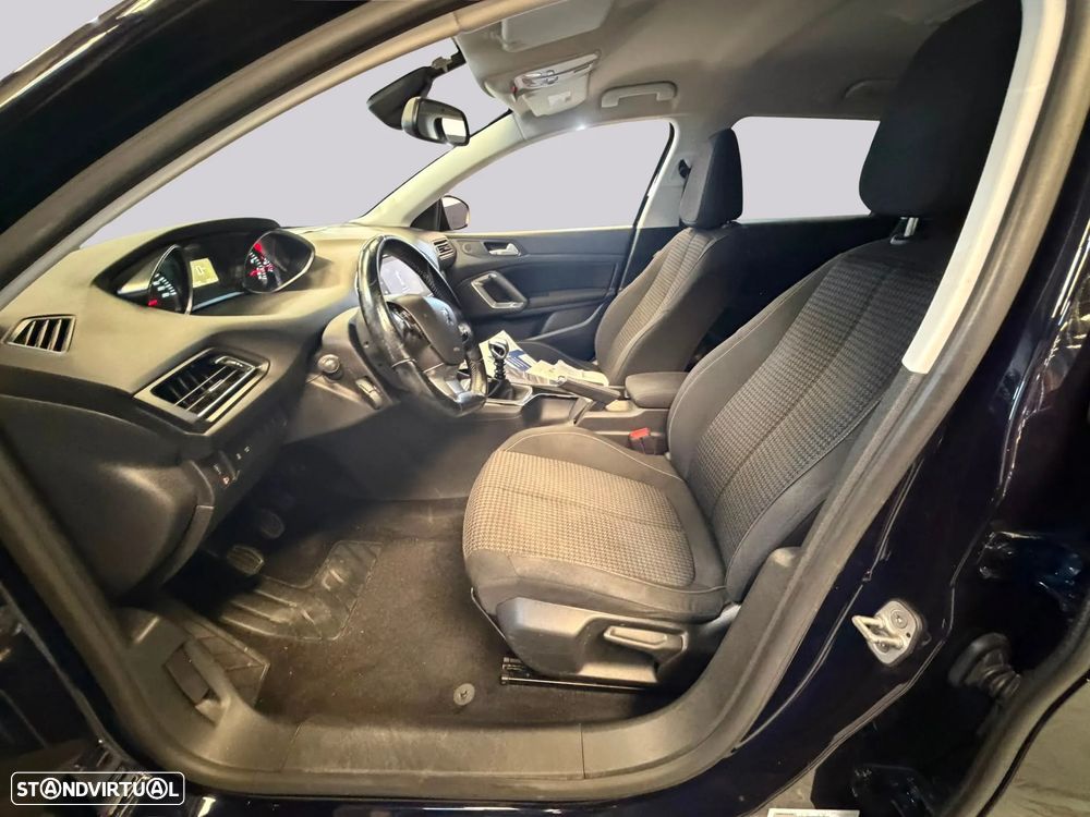 Peugeot 308 SW — fotografia 17