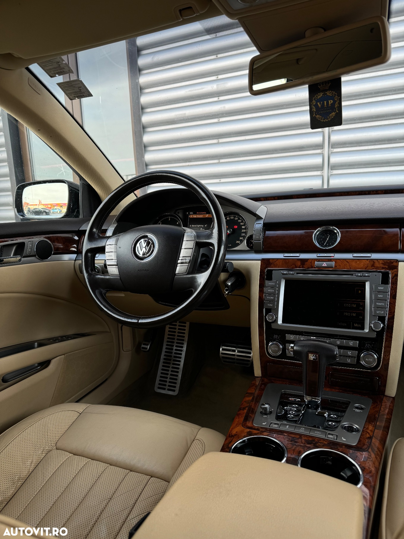 Volkswagen Phaeton - 22