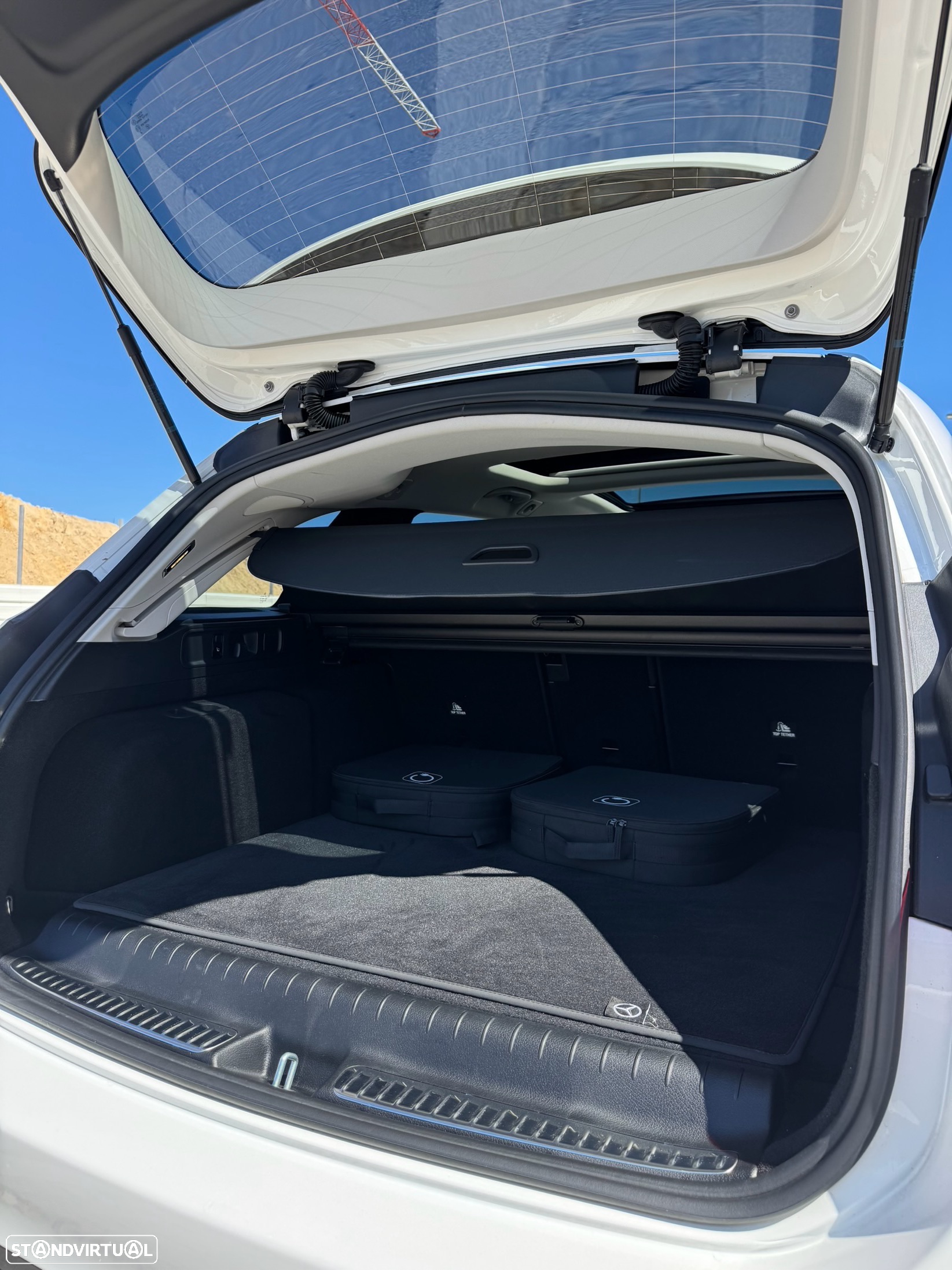 Mercedes-Benz C 300 e AMG Line - 22