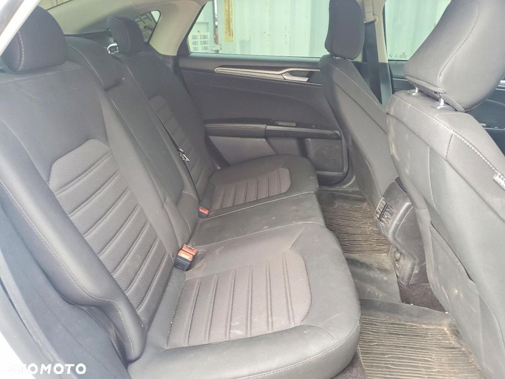 Ford Fusion - 11