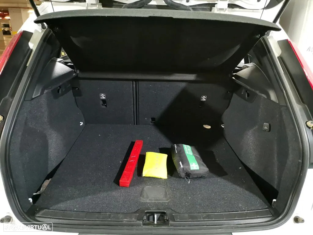 Volvo XC 40 1.5 T3 Momentum Core - 14