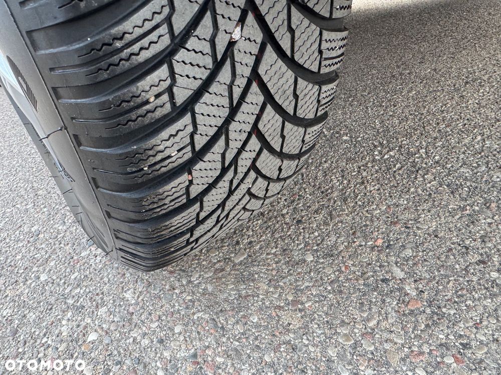 Nissan Qashqai 1.2 DIG-T N-Vision - 16