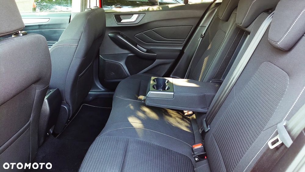 Ford Focus SW 1.0 EcoBoost Titanium X - 11