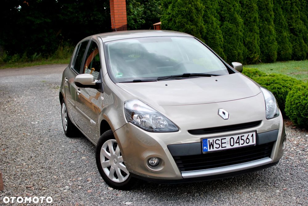 Renault Clio 1.2 16V Limited EU6 - 24