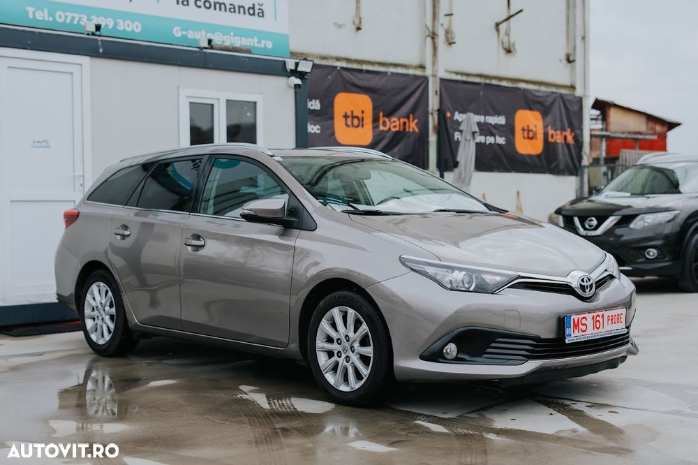 Toyota Auris 1.6 D-4D Comfort - 2