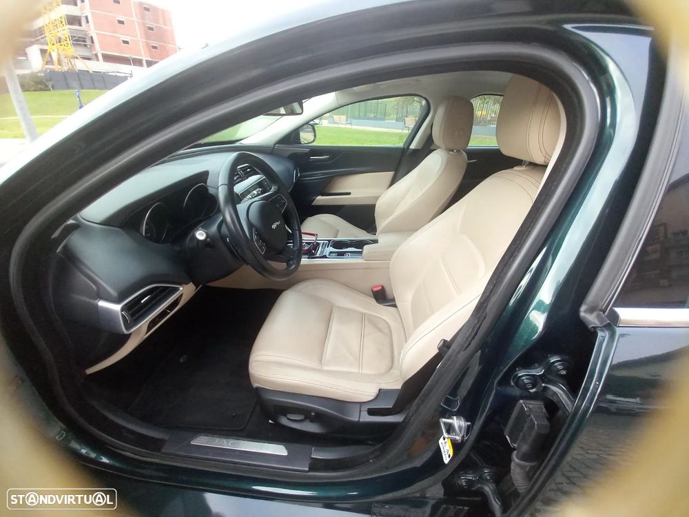 Jaguar XE 2.0 D R-Sport Aut. - 11