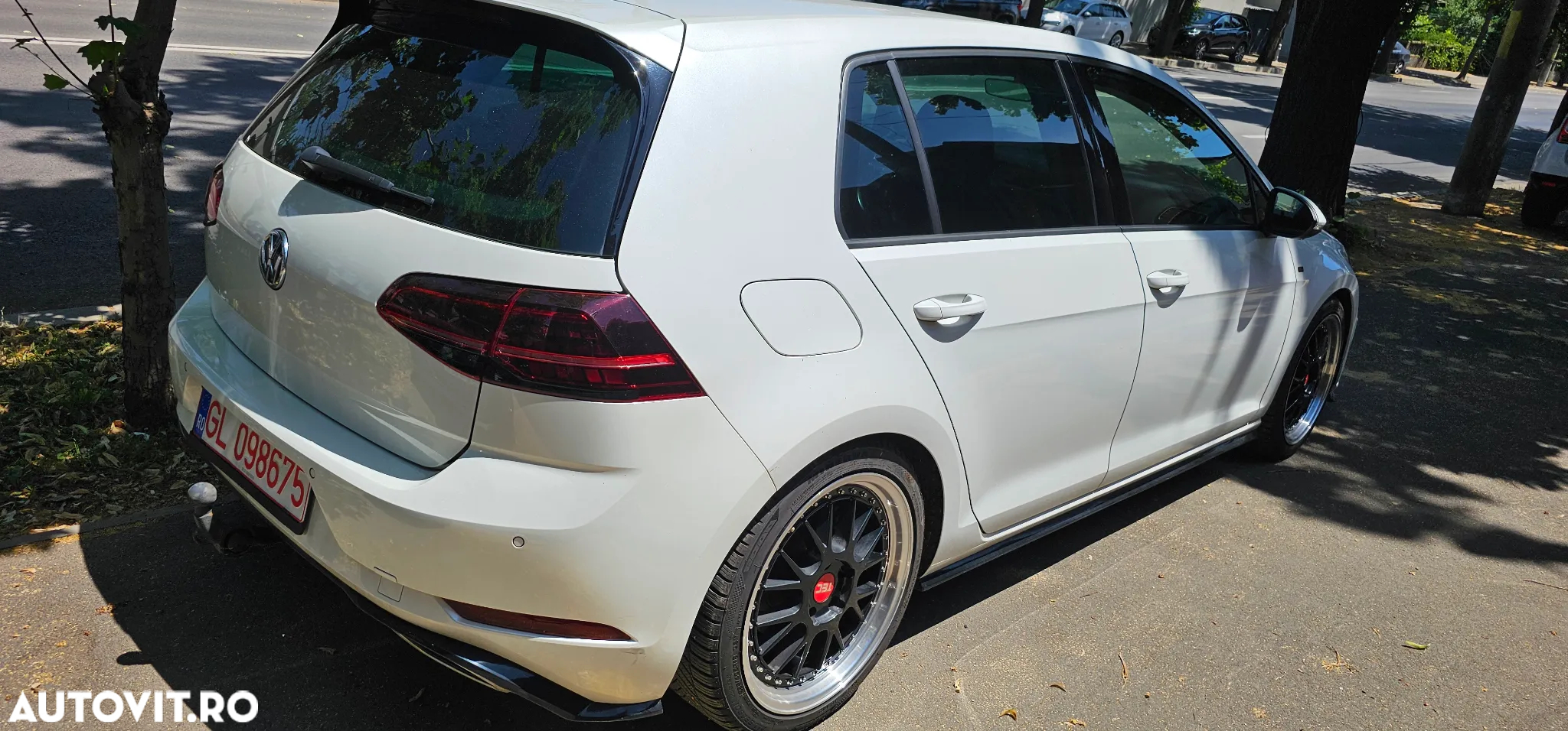 Volkswagen Golf - 8
