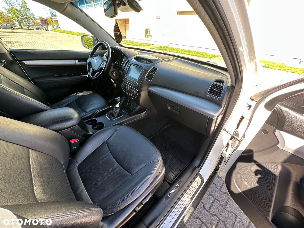 Kia Sorento 2.0 CRDi Voyage 2WD - 24