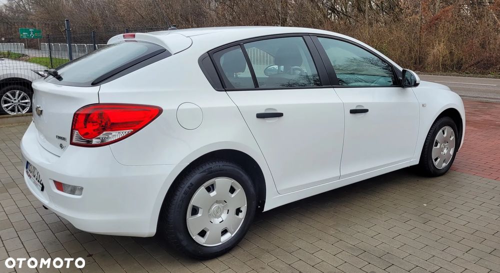 Chevrolet Cruze 1.6 LS - 7