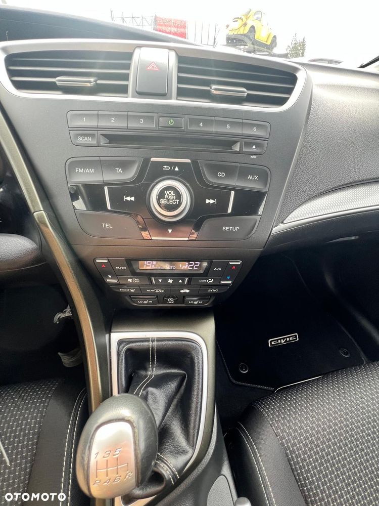Honda Civic 1.8 i-VTEC Sport Black Edition - 12