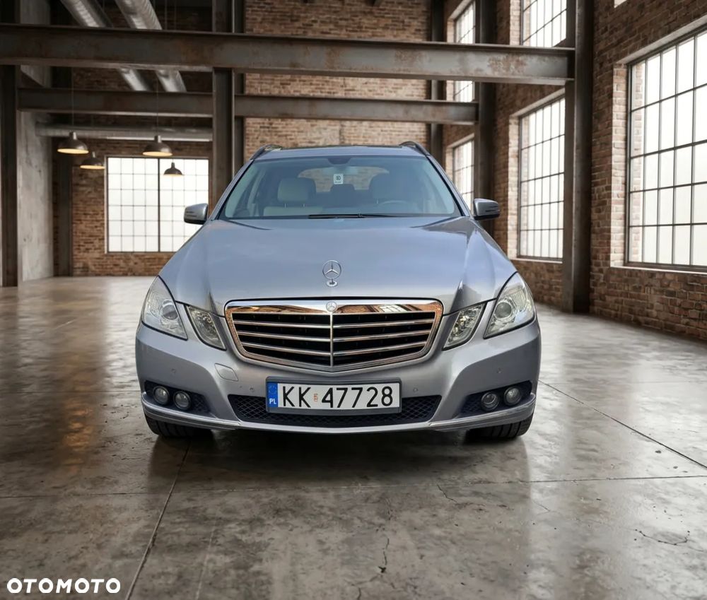 Mercedes-Benz Klasa E 220 CDI DPF BlueEFFICIENCY 7G-TRONIC Elegance - 2