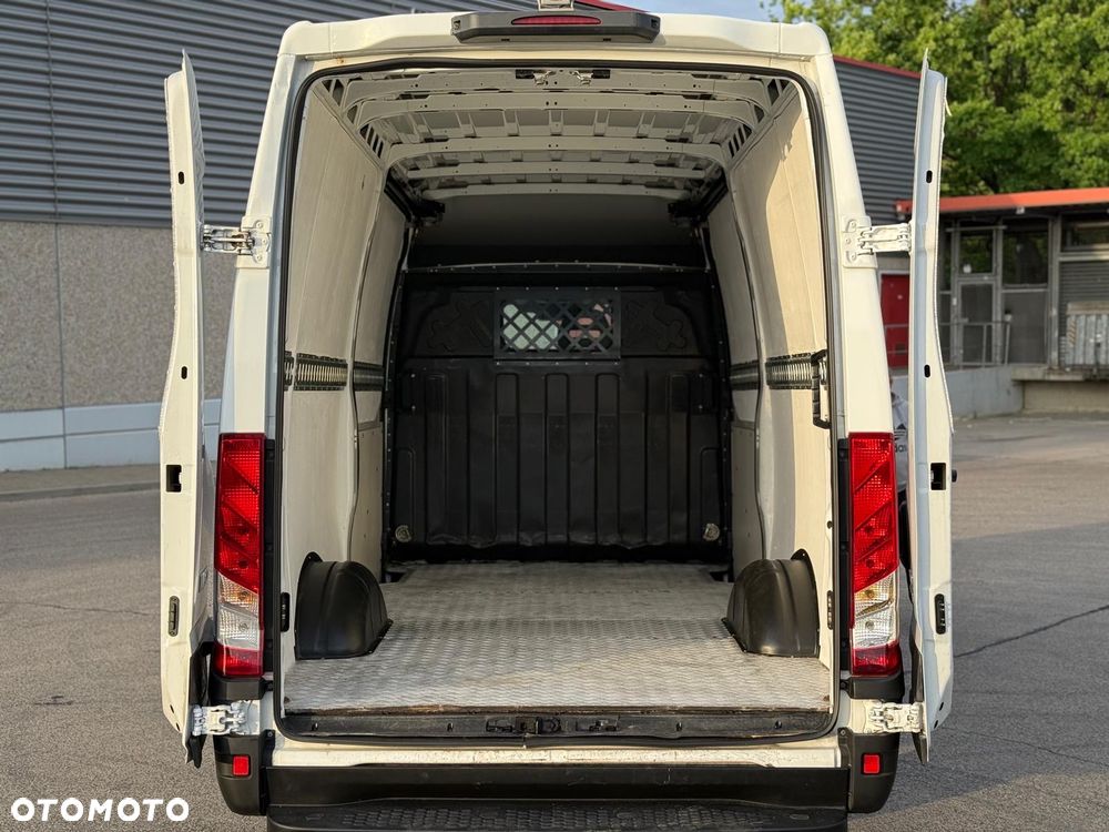 Iveco Daily 35S14 Automat Hi-Matic 2.3 140KM 2017r L3H2 - 6