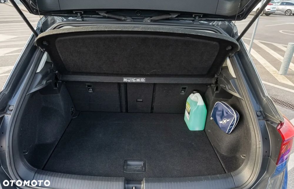 Volkswagen T-Roc - 12