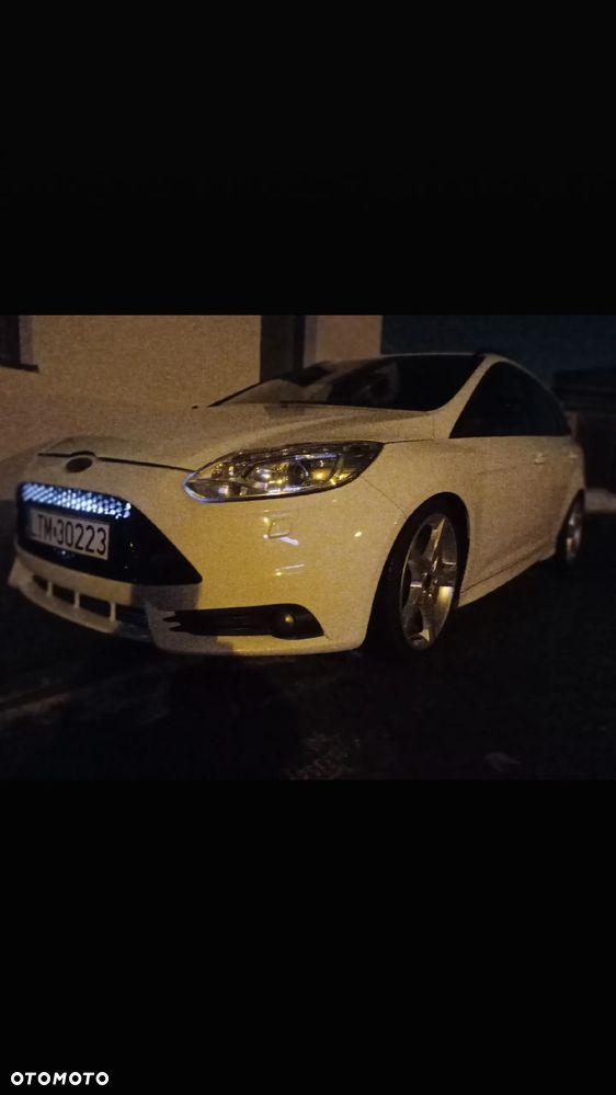Ford Focus ST - 13