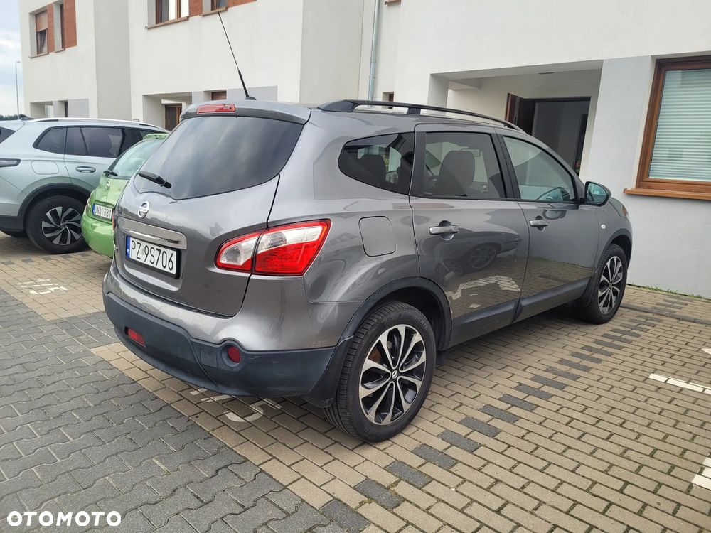 Nissan Qashqai+2 - 5