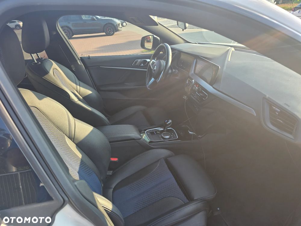 BMW Seria 2 218i M Sport - 10