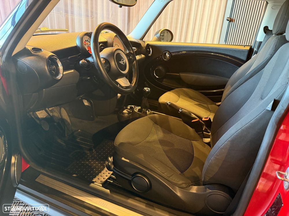 MINI 3 Portas Cooper D - 10