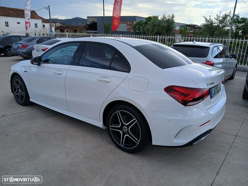 Mercedes-Benz A 250 e 8G-DCT AMG Line - 8