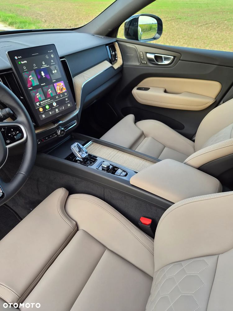 Volvo XC 60 B5 B AWD Plus Dark - 10