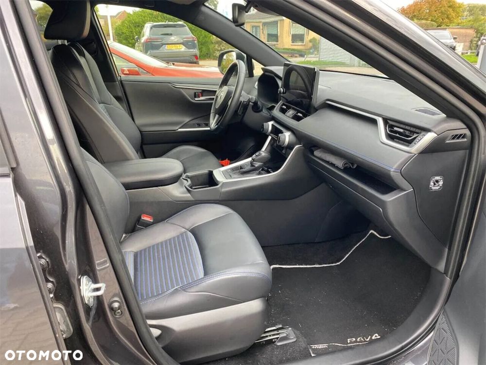 Toyota RAV4 - 5