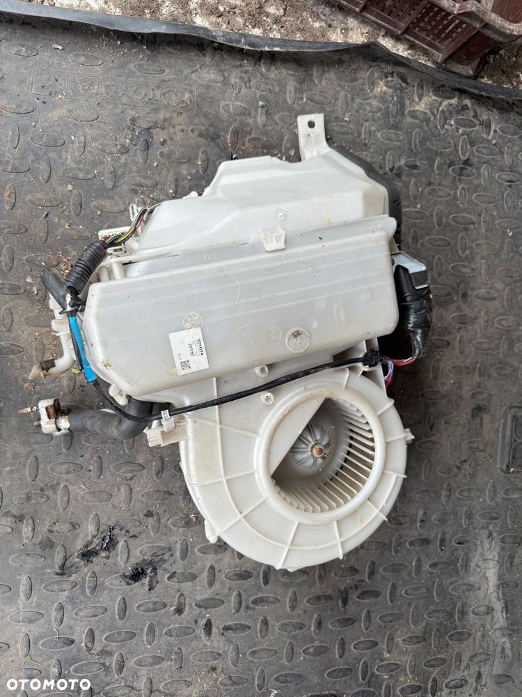 NAGRZEWNICA TYLNA TOYOTA LAND CRUISER 120 2002-2009 - 1