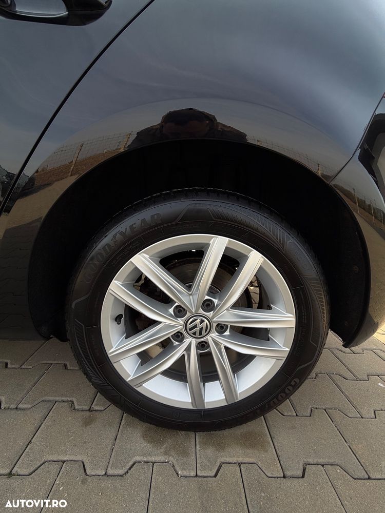 Volkswagen Golf - 8