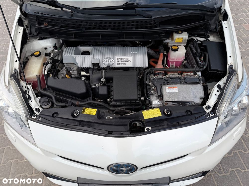 Toyota Prius 1.8 HSD Premium - 29